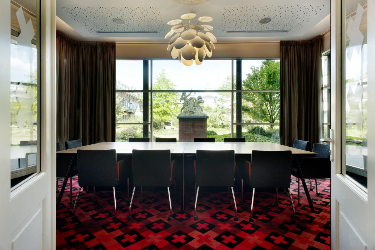 Teamoverleg bij Vormyrexkriz in Amsterdam